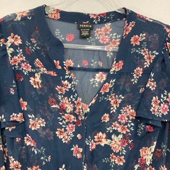 Torrid Top size 3X Navy Floral Sheer Flutter Sleeve V Neck Top Feminine Elegant - Picture 3 of 9